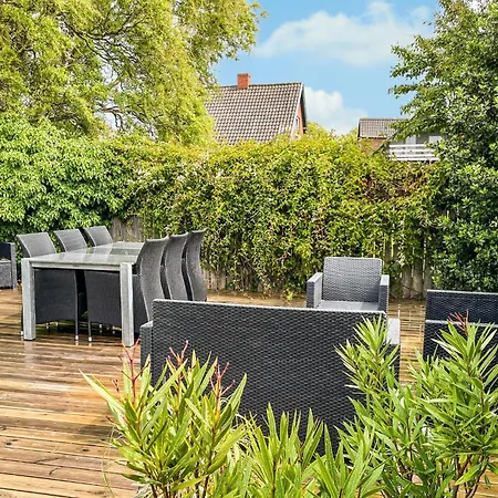 بيت للعطل 3 Bedroom Stunning In *